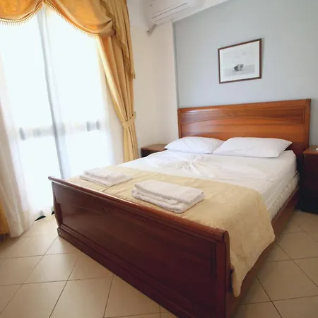 Olympia 3* Sarandë