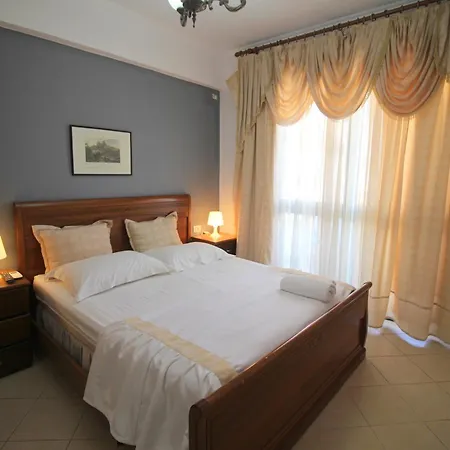 Olympia 3* Sarandë