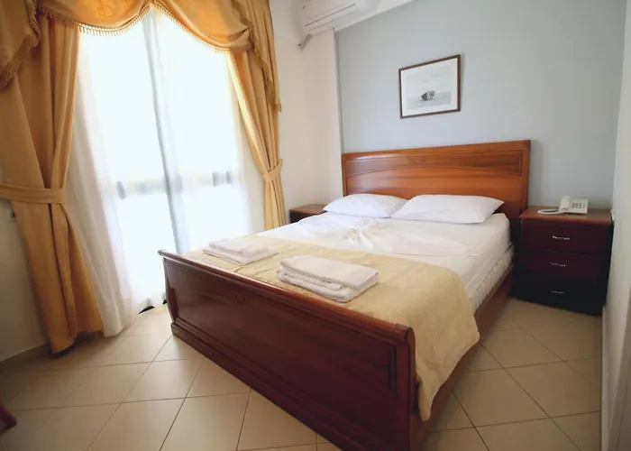 Olympia 3* Sarandë