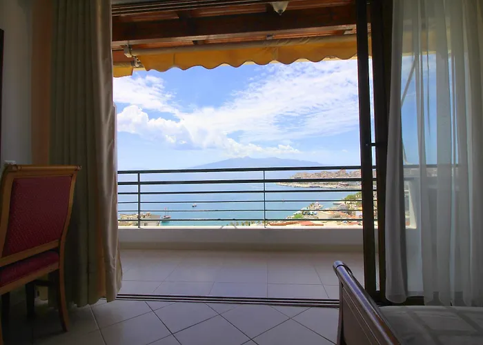 Olympia 3* Sarandë