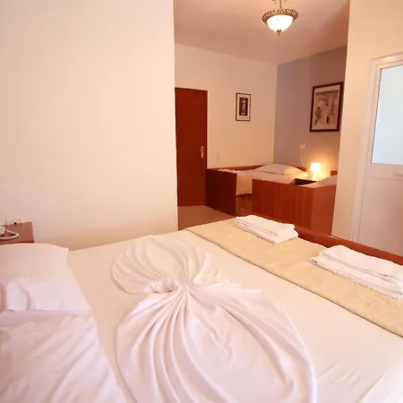 Olympia ホテル Sarandë