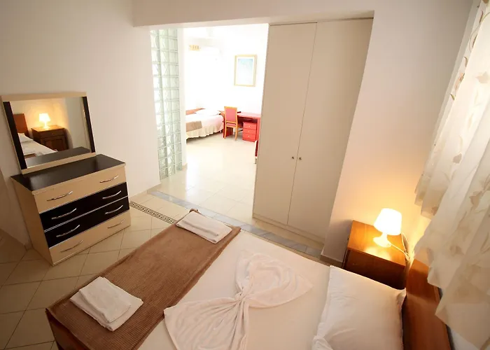 Olympia 3* Saranda